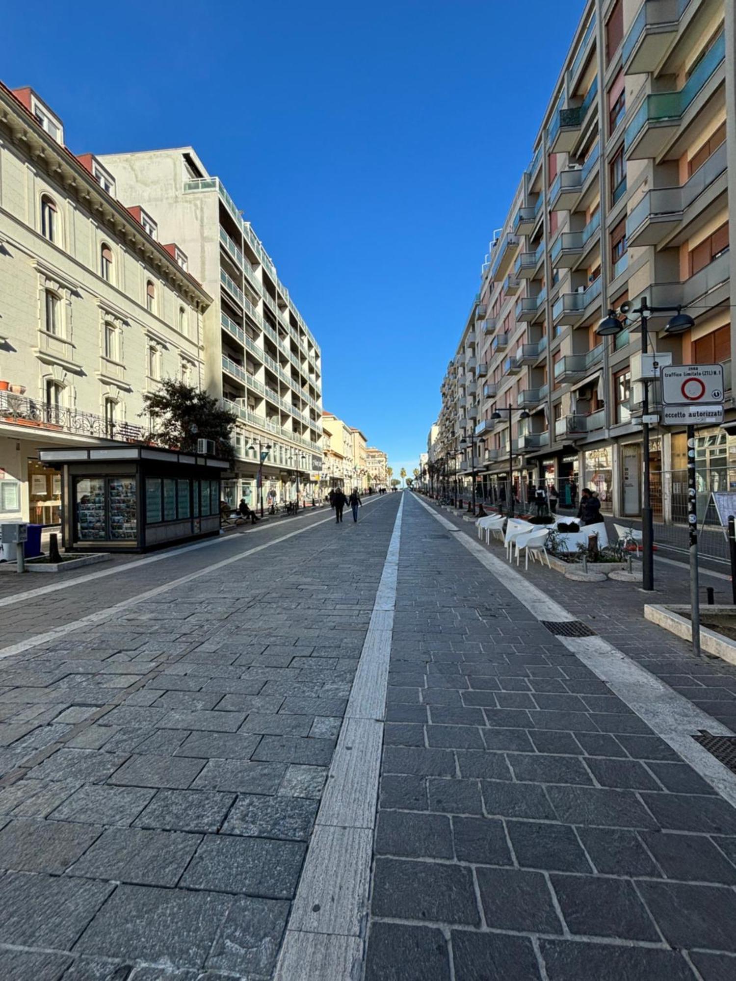 Michelangelo Apartment Pescara Esterno foto